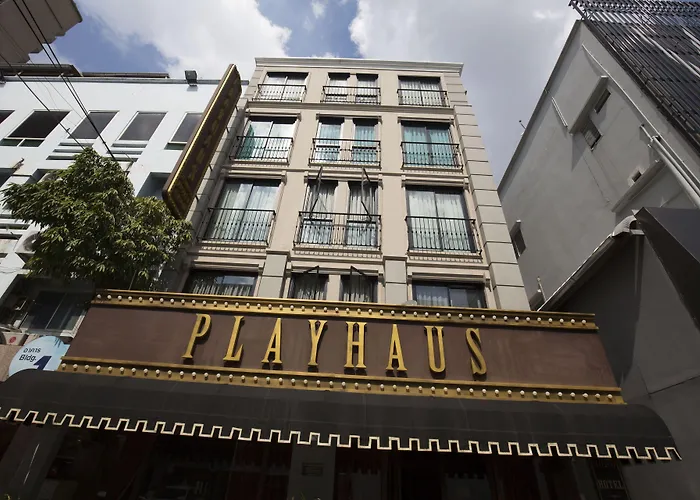 Playhaus Thonglor 호텔