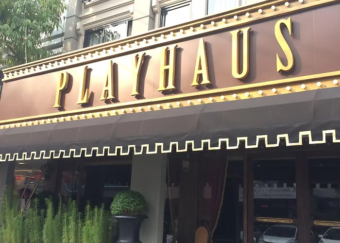 Playhaus Thonglor 호텔 3*